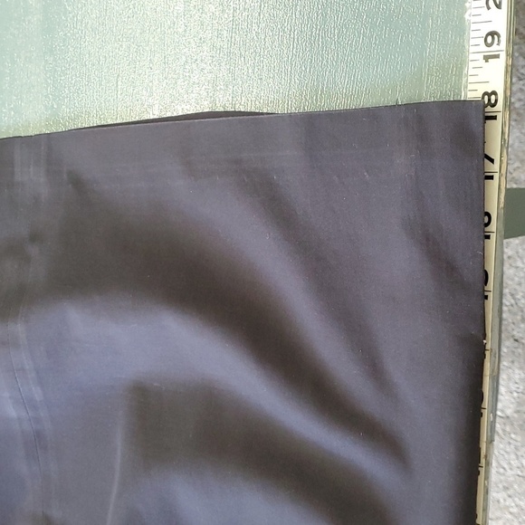 ANN TAYLOR. black skirt, 2 front pockets. Back zipper. Size 10.‎ good used cond. - Picture 8 of 9